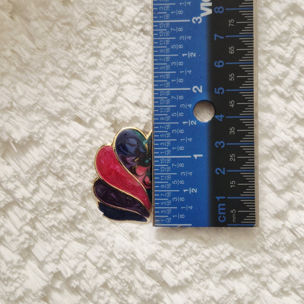 Colorful Enamel Heart-Shaped Pin Brooch - Picture 5 of 6